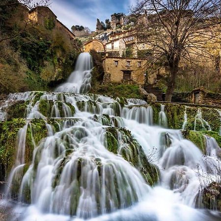 El Salto Del Agua Autentico El Molino De La Cascada Orbaneja Orbaneja del Castillo Exterior photo