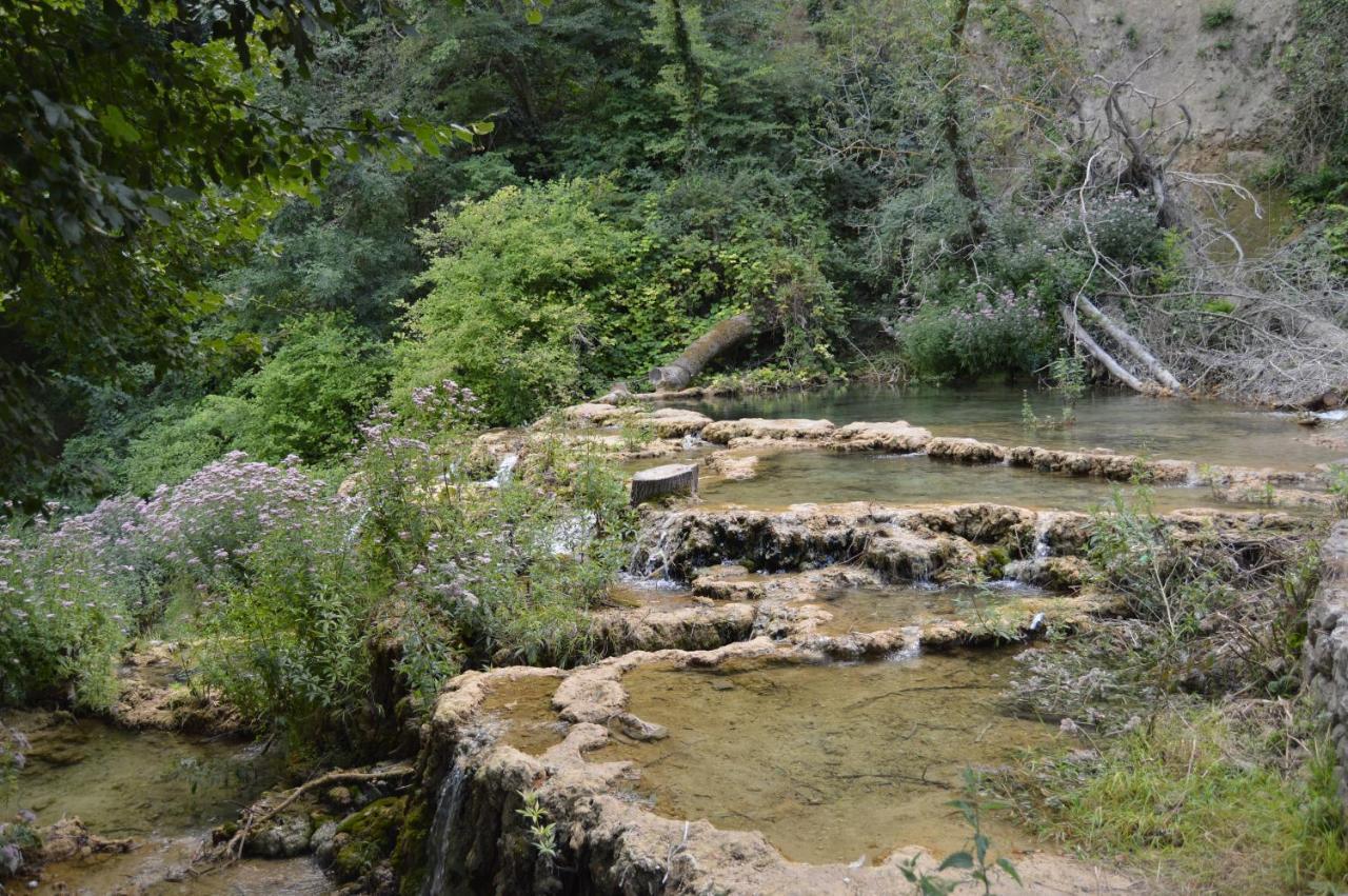 El Salto Del Agua Autentico El Molino De La Cascada Orbaneja Orbaneja del Castillo Exterior photo